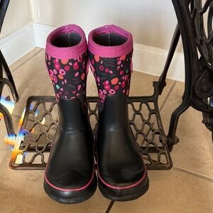 Bogs Kids' Pink and Black Winter / Rain Boots Youth Size 1